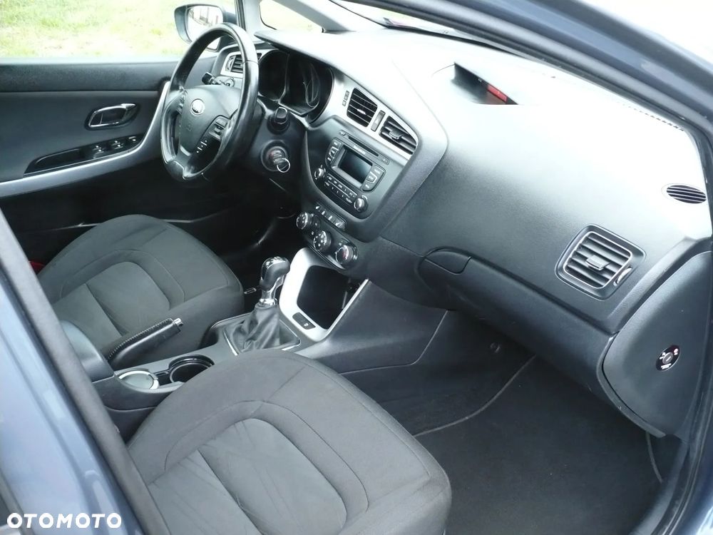 Kia Ceed 1.6 GDI Dream-Team Edition - 20