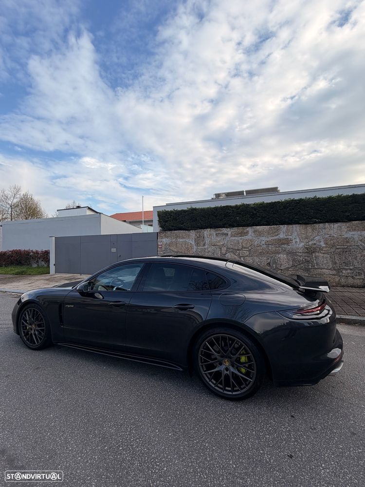 Porsche Panamera 4 E-Hybrid - 8