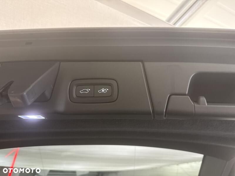 Volvo V90 B5 D AWD Ultimate Dark - 21