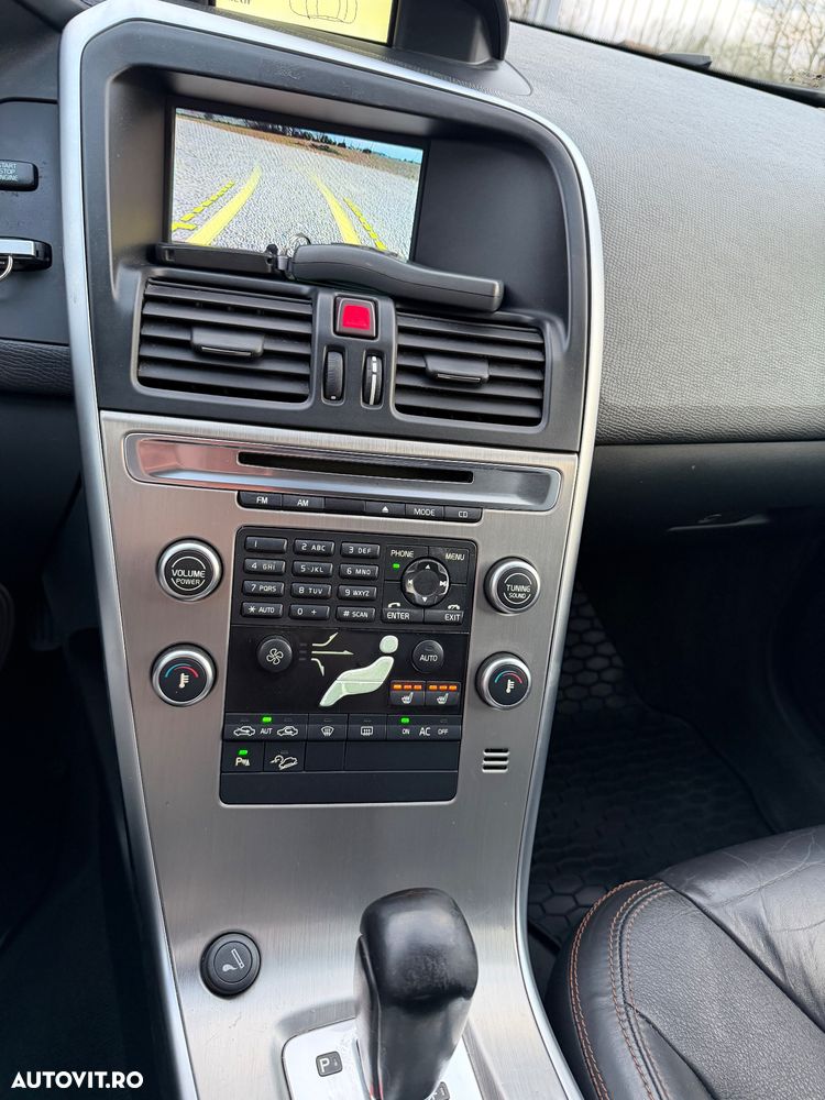 Volvo XC 60 D5 AWD Aut. Momentum - 11