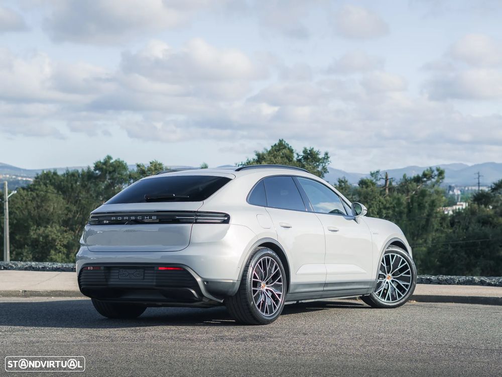 Porsche Macan Electric - 7