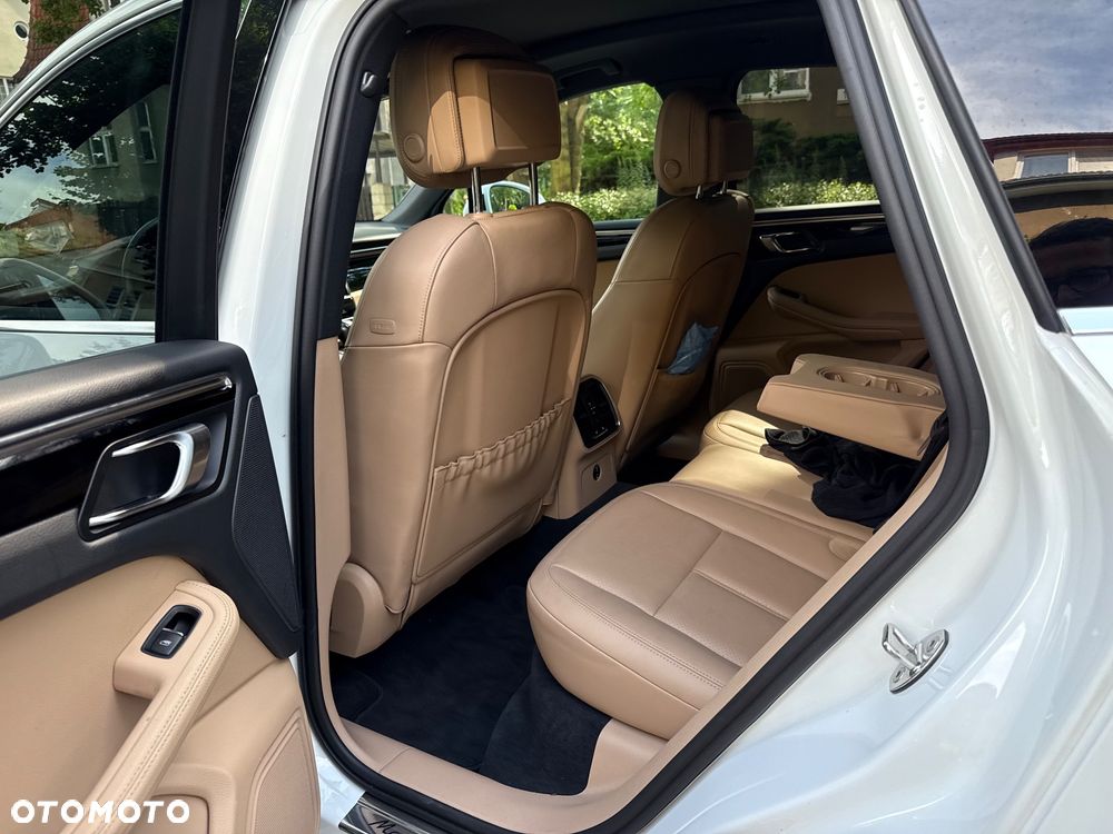 Porsche Macan S - 16