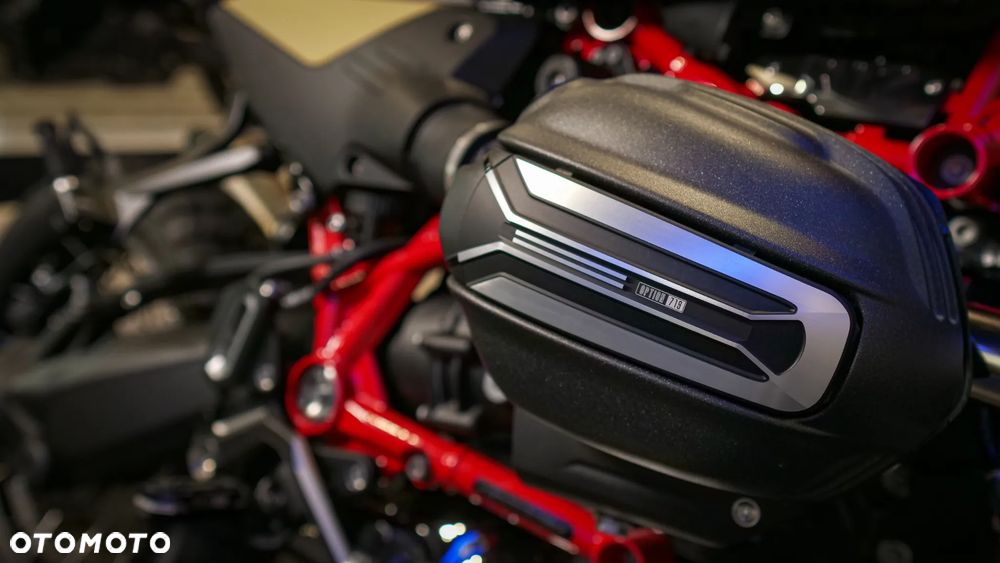 BMW R - 8