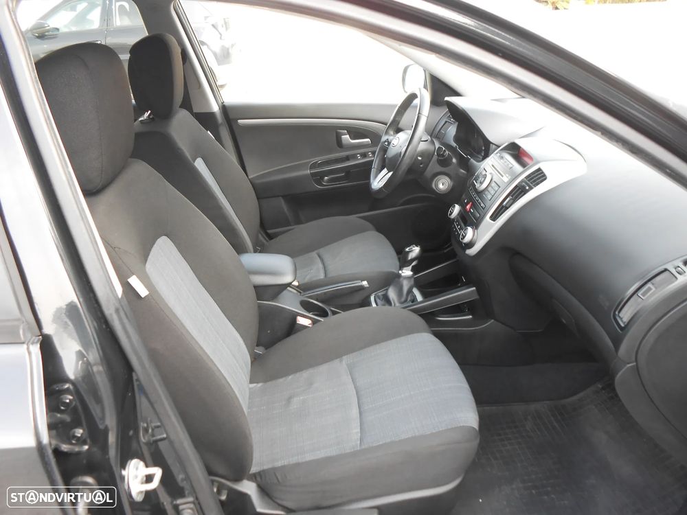 Kia Ceed SW 1.4 CVVT LX - 26