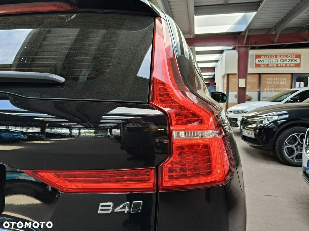 Volvo XC 60 B4 D AWD Ultimate Dark - 13