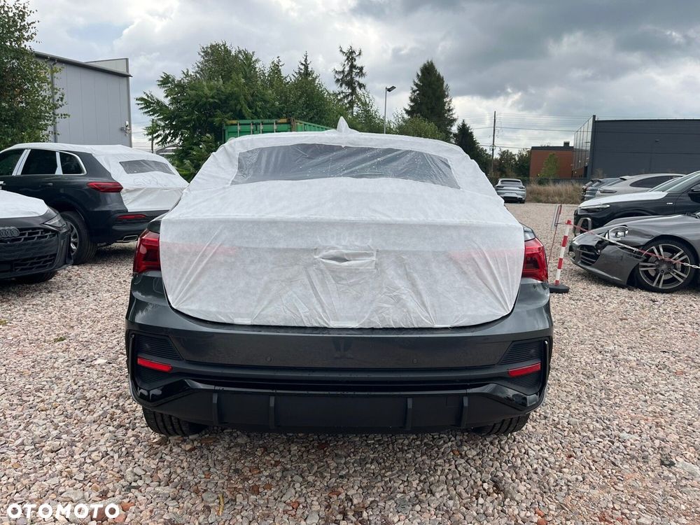 Audi Q3 Sportback - 4