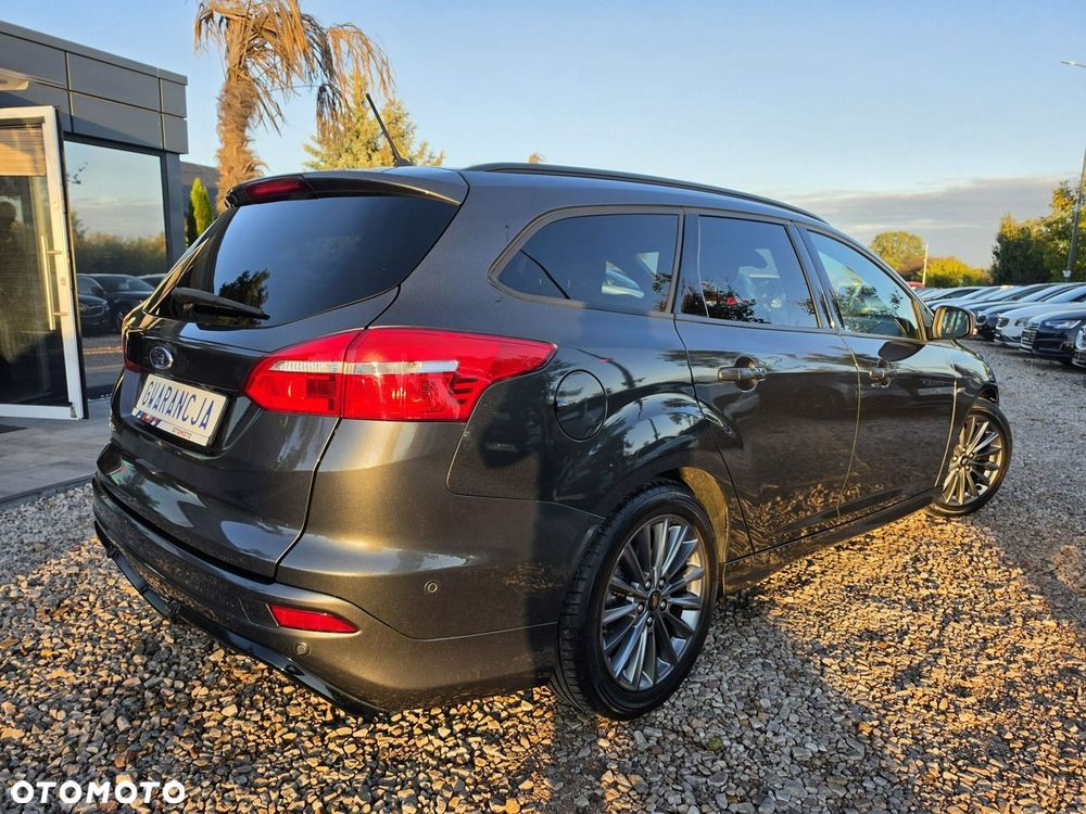 Ford Focus 1.5 EcoBlue Start-Stopp-System ST-LINE - 25