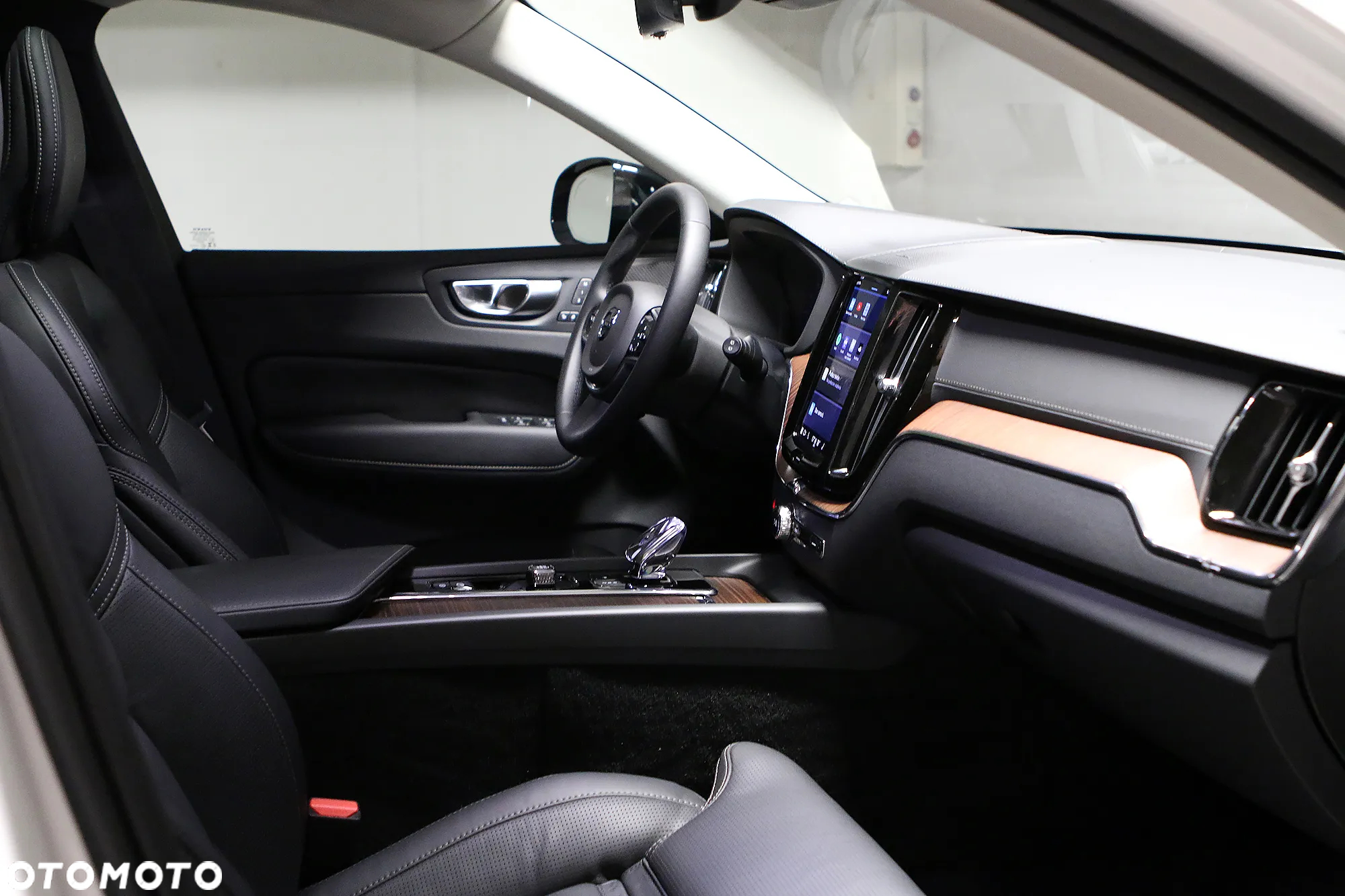 Volvo XC 60 B5 B AWD Ultimate Black Edition - 29