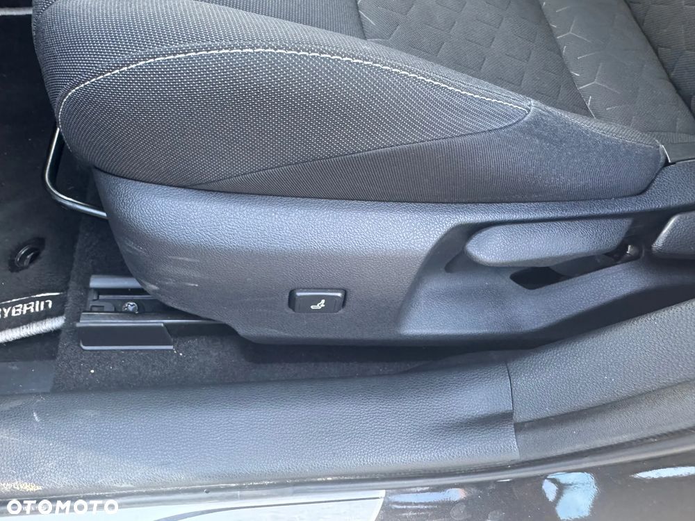 Toyota Corolla 1.8 Hybrid Comfort - 17