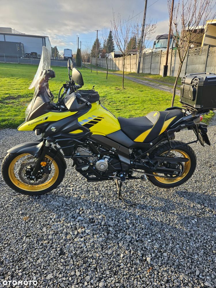 Suzuki V-STROM - 1