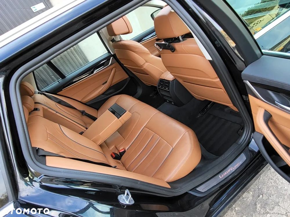 BMW Seria 5 530d xDrive Luxury Line - 22