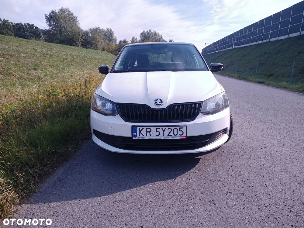 Skoda Fabia 2017 photo 2
