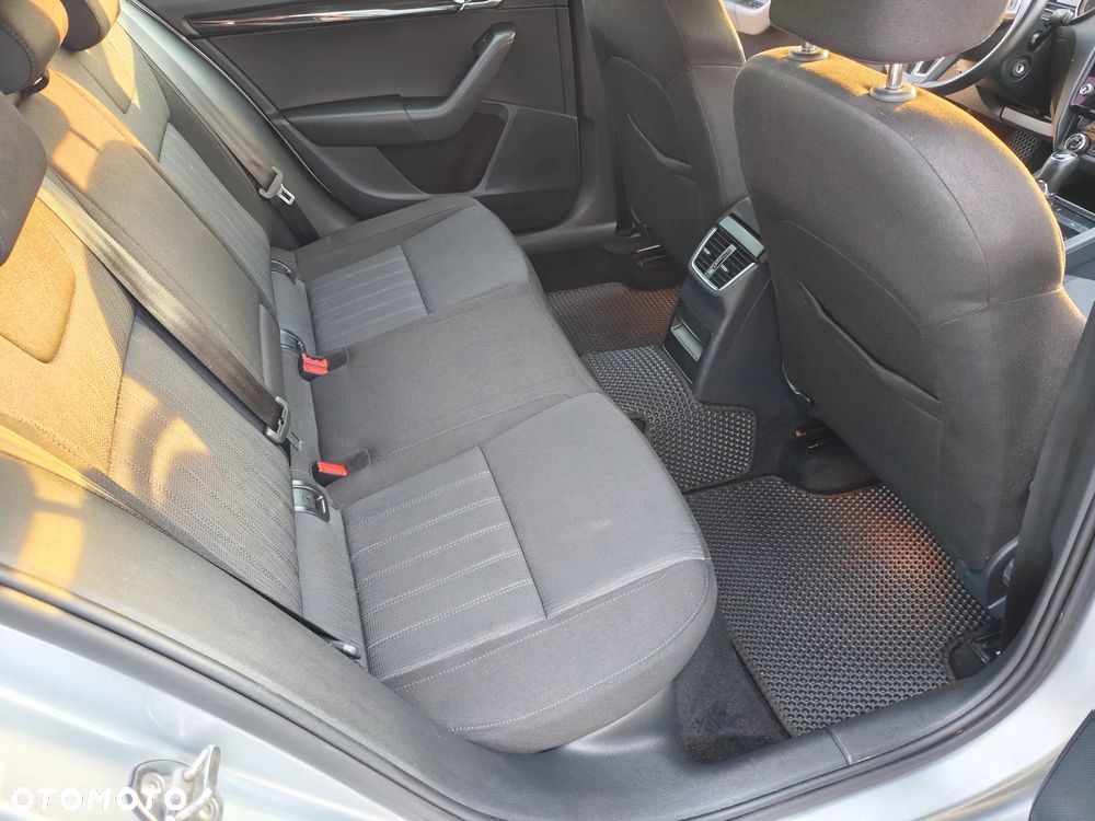 Skoda Octavia 2.0 TSI Clever DSG - 19