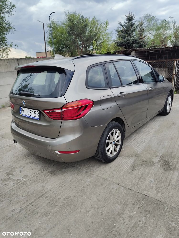 BMW Seria 2 218d - 5