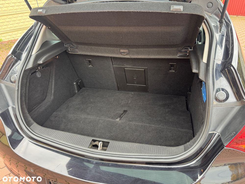 Opel Astra 1.6 T Sport - 27