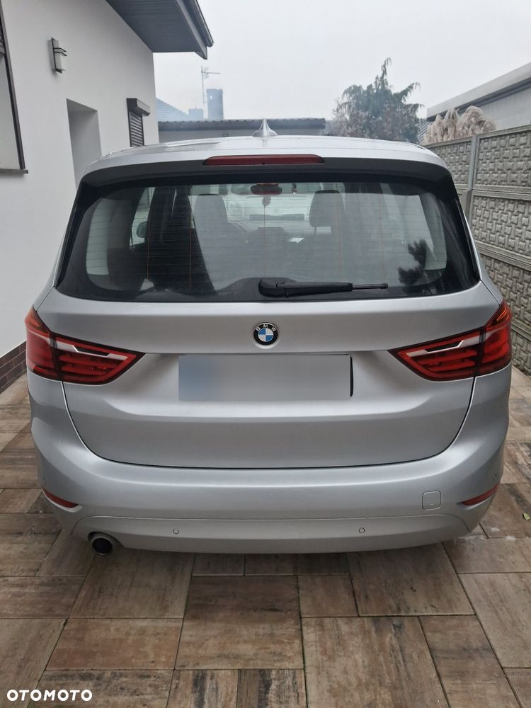 BMW Seria 2 218d - 3