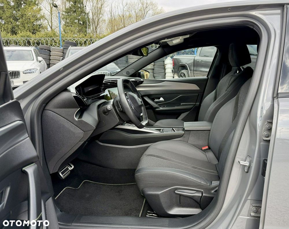 Peugeot 408 1.6 Plug-in Hybrid 240 GT E-DCS7 - 9