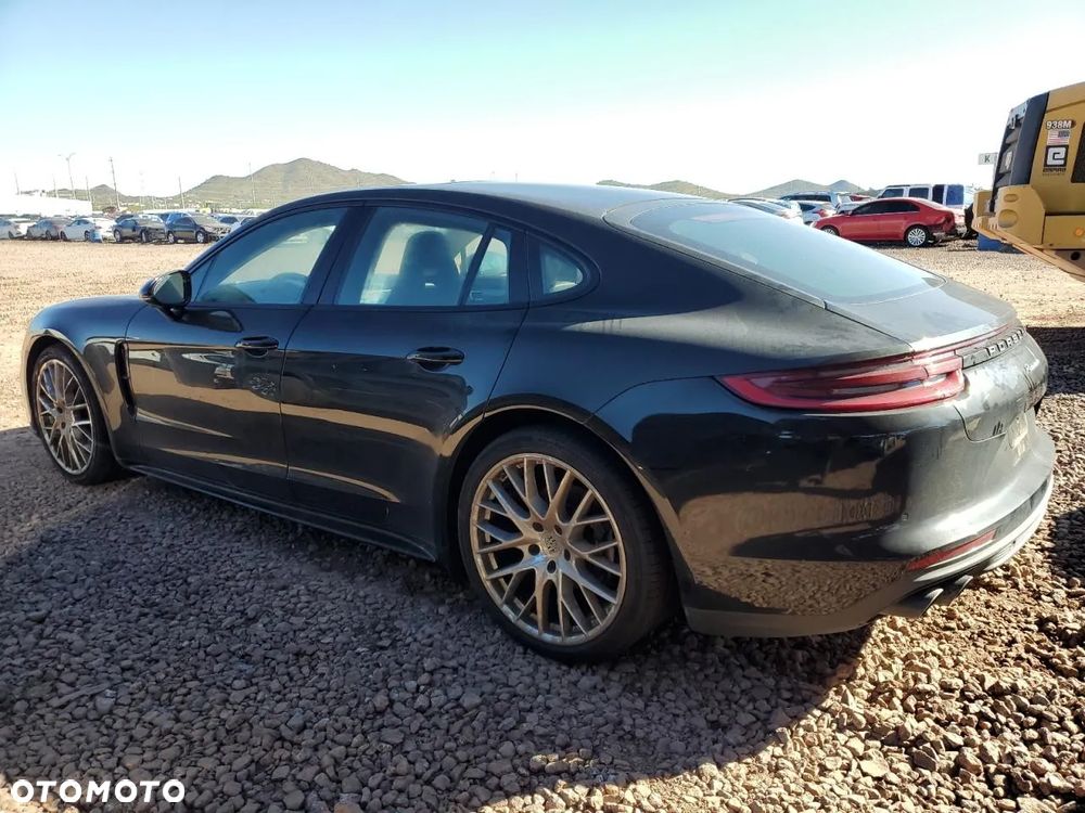 Porsche Panamera - 5