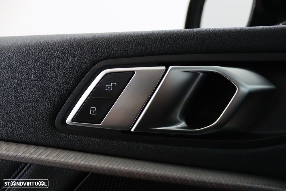 BMW 116 d Pack Desportivo M Auto - 22
