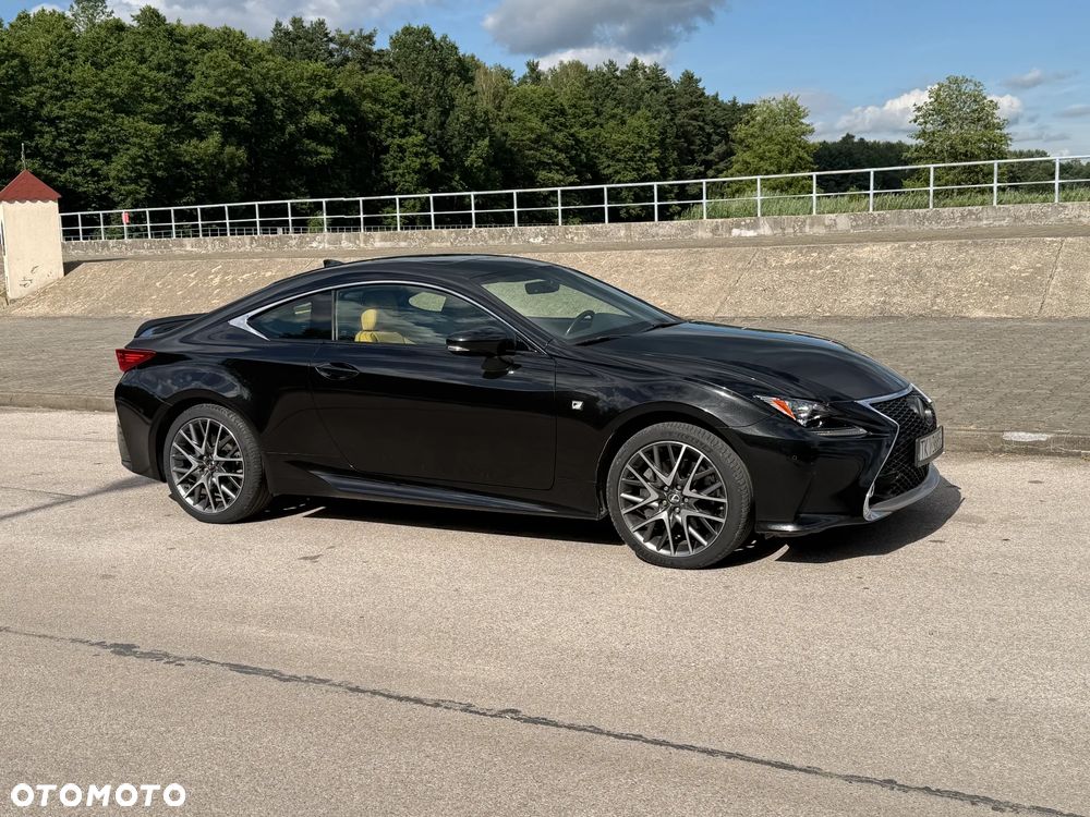 Lexus RC - 10