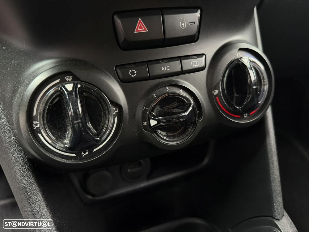 Peugeot 208 1.2 PureTech Signature - 22