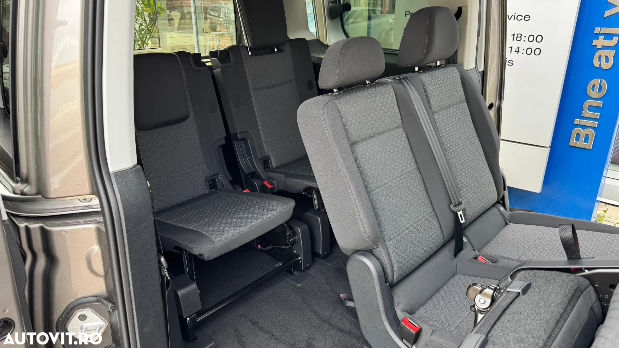 Ford Tourneo Connect 1.5L EcoBoost LWB Titanium - 8