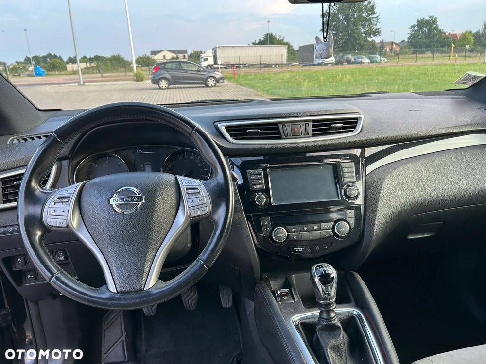 Nissan Qashqai 1.6 DCi 4x4 Tekna - 17