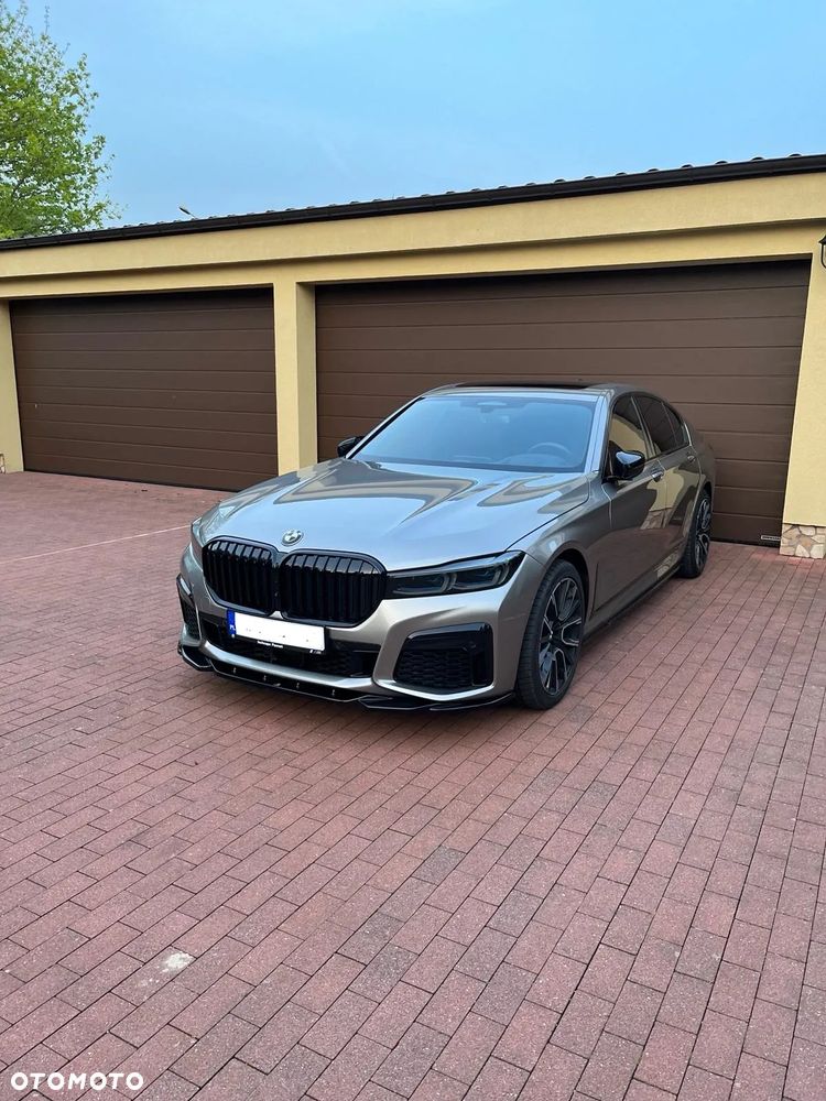 BMW Seria 7 750i xDrive - 28
