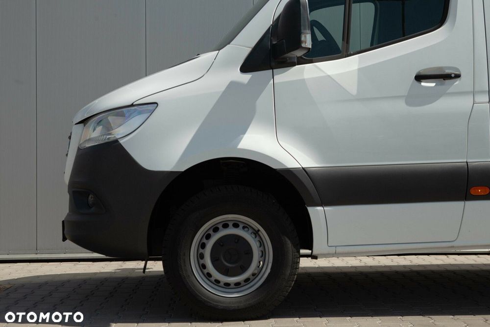 Mercedes-Benz Sprinter - 9