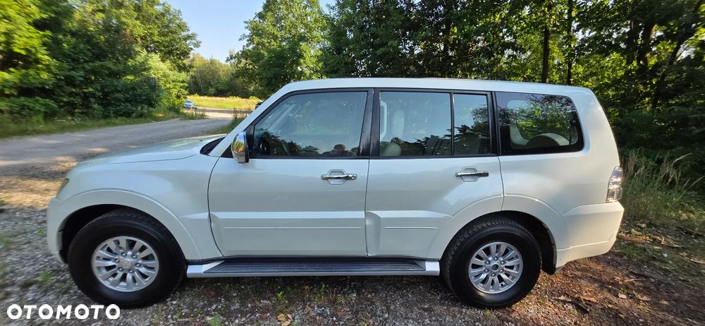 Mitsubishi Pajero - 3