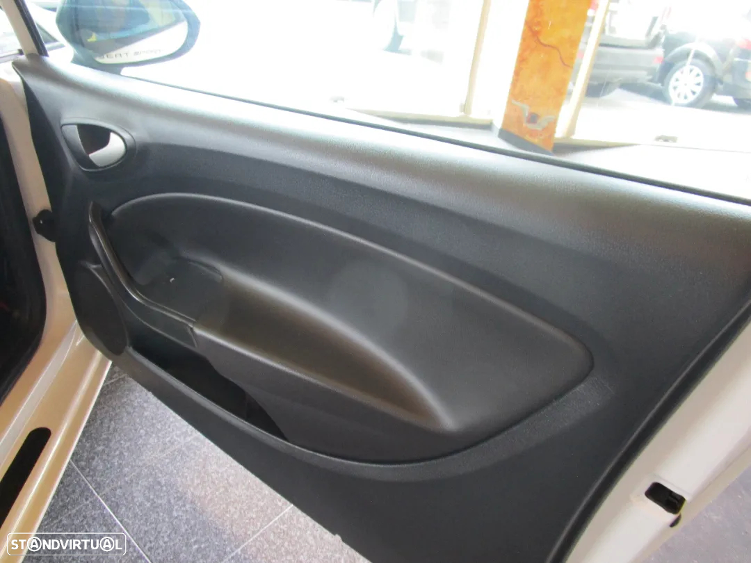 SEAT Ibiza SC 2.0 TDi FR - 20