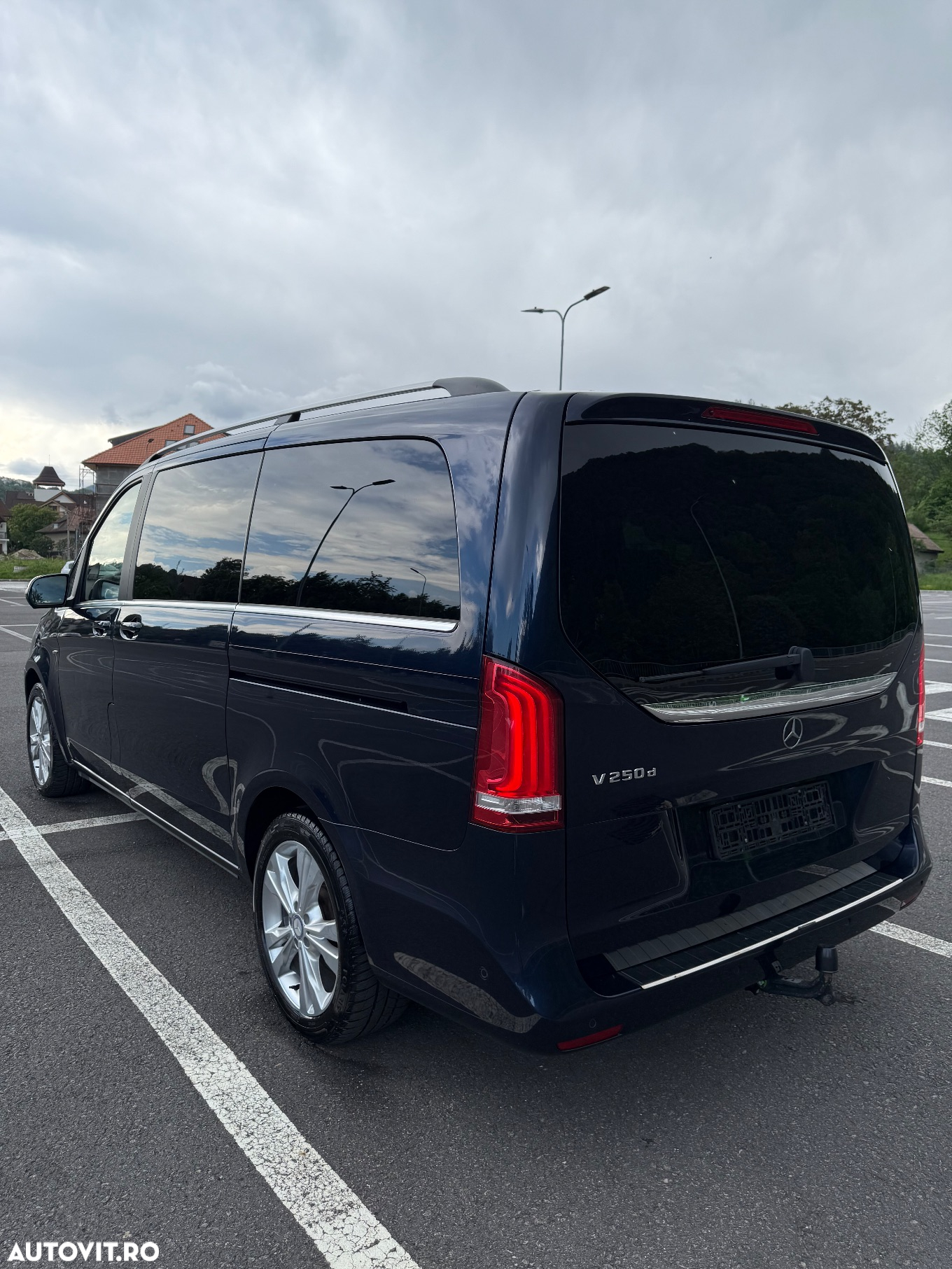 Mercedes-Benz V 250 (BlueTEC) d kompakt 7G-TRONIC Avantgarde Edition - 4