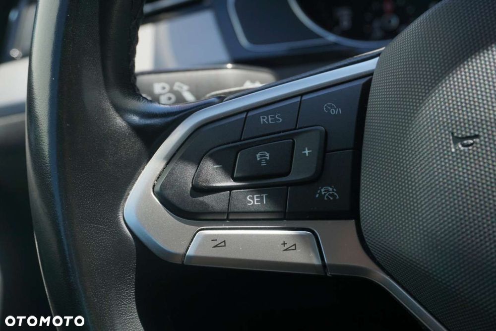 Volkswagen Passat - 12
