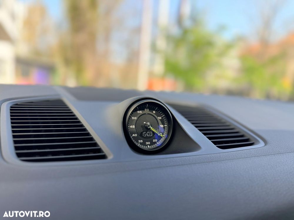 Porsche Cayenne E-Hybrid - 2