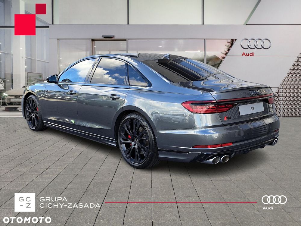 Audi S8 - 3