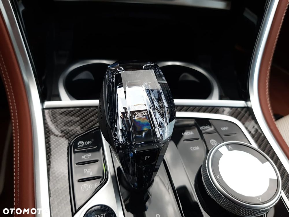 BMW Seria 8 M850i xDrive - 25