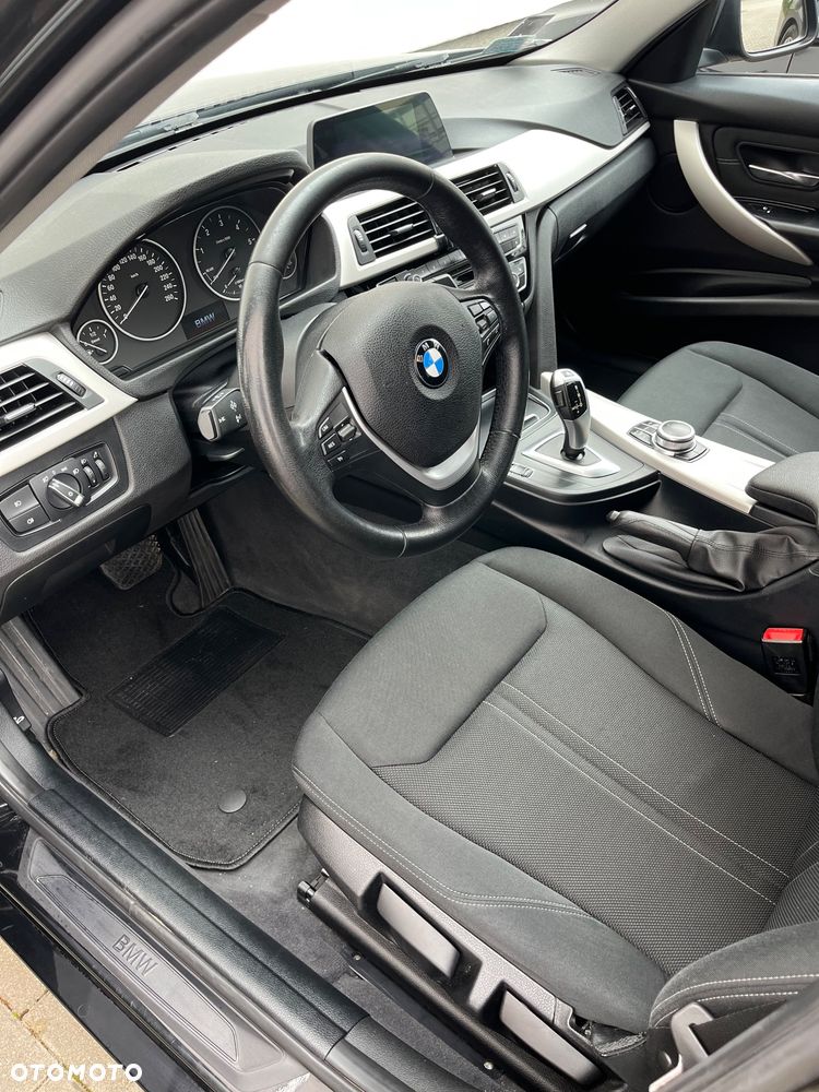 BMW Seria 3 318d - 16