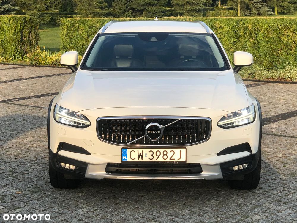 Volvo V90 Cross Country - 2