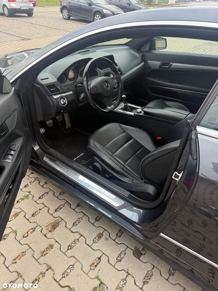 Mercedes-Benz Klasa E 200 CGI BlueEffICIENCY - 10