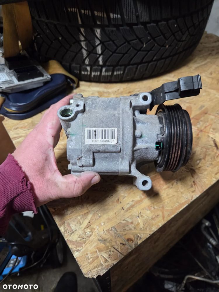 Kompresor Sprężarka klimatyzacji Fiat 500 Panda II Ford Ka II 1.2 8V Lancia Ypsilon 51747318 517473180 56 Tyś 56869 - 4