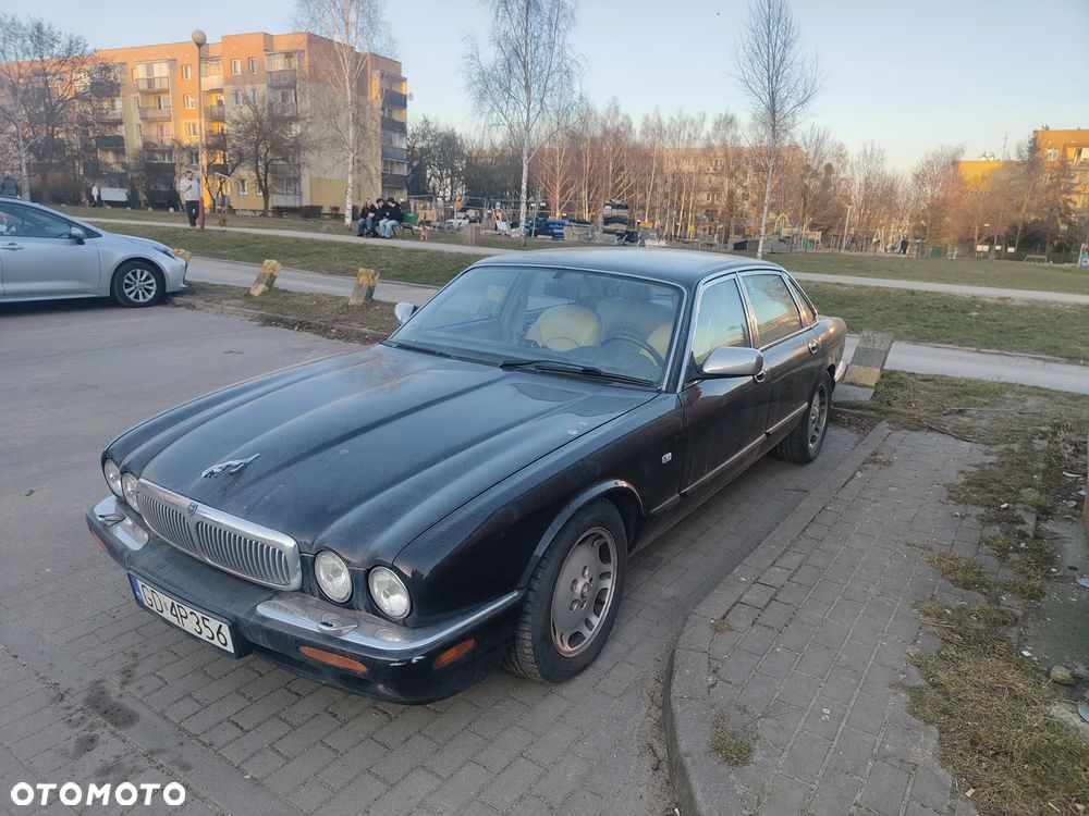 Jaguar XJ - 1