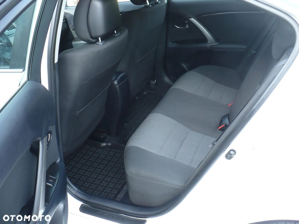 Toyota Avensis 1.6 Edition - 15