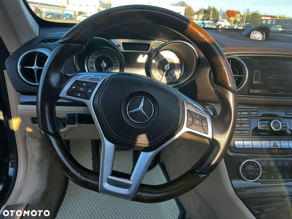 Mercedes-Benz SL - 12
