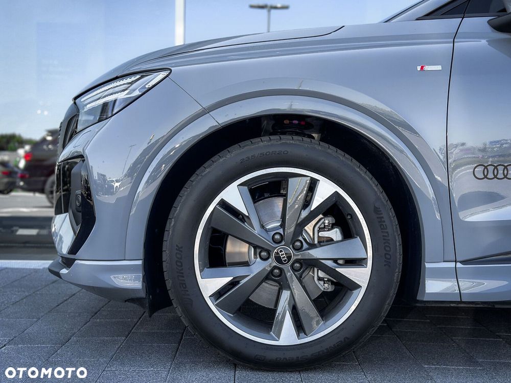 Audi Q4 e-tron - 7