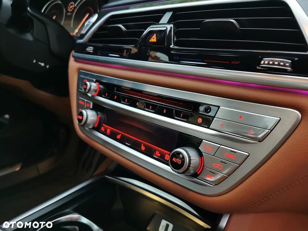 BMW Seria 7 - 8