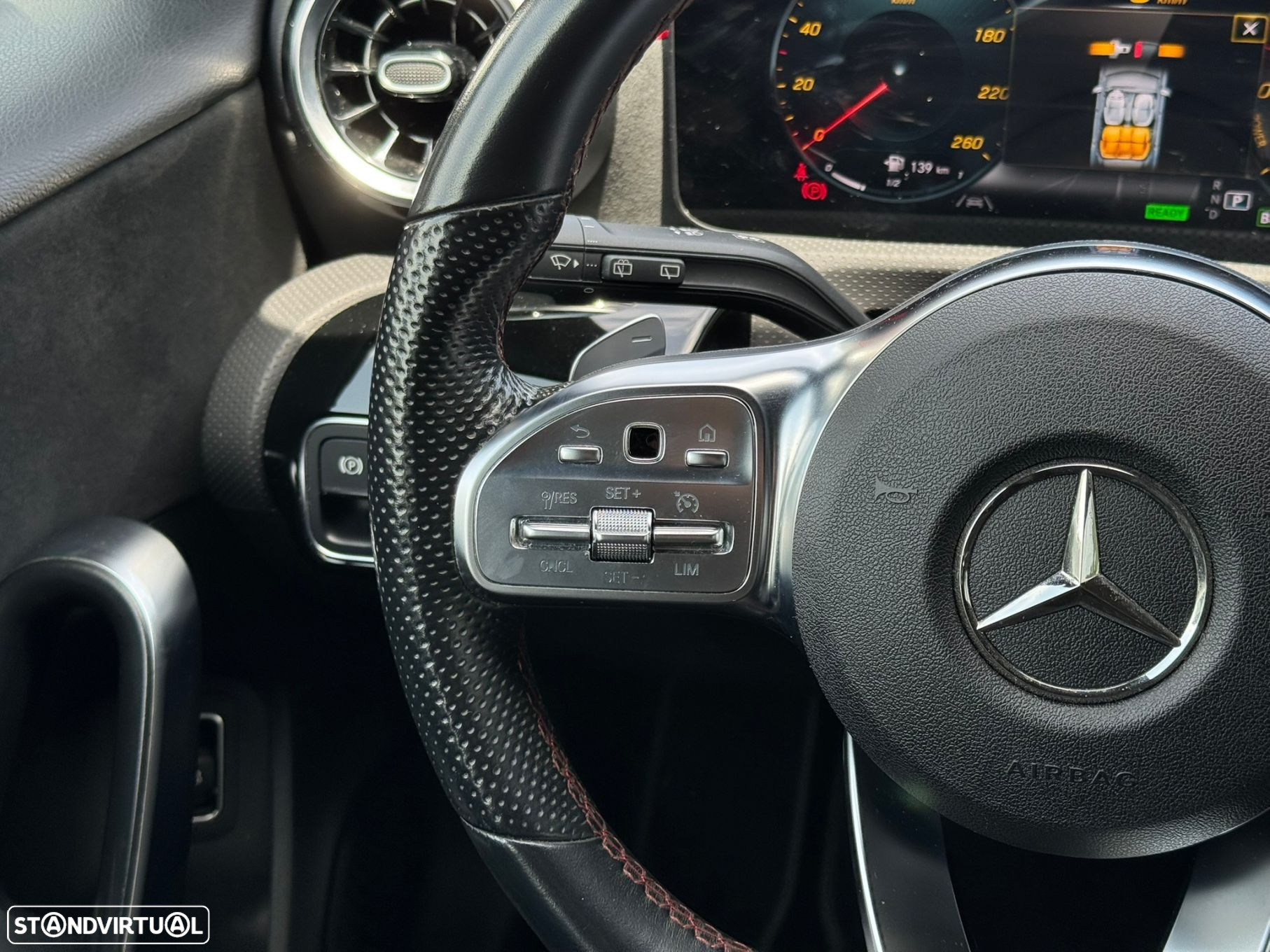Mercedes-Benz A 250 e AMG Line - 29