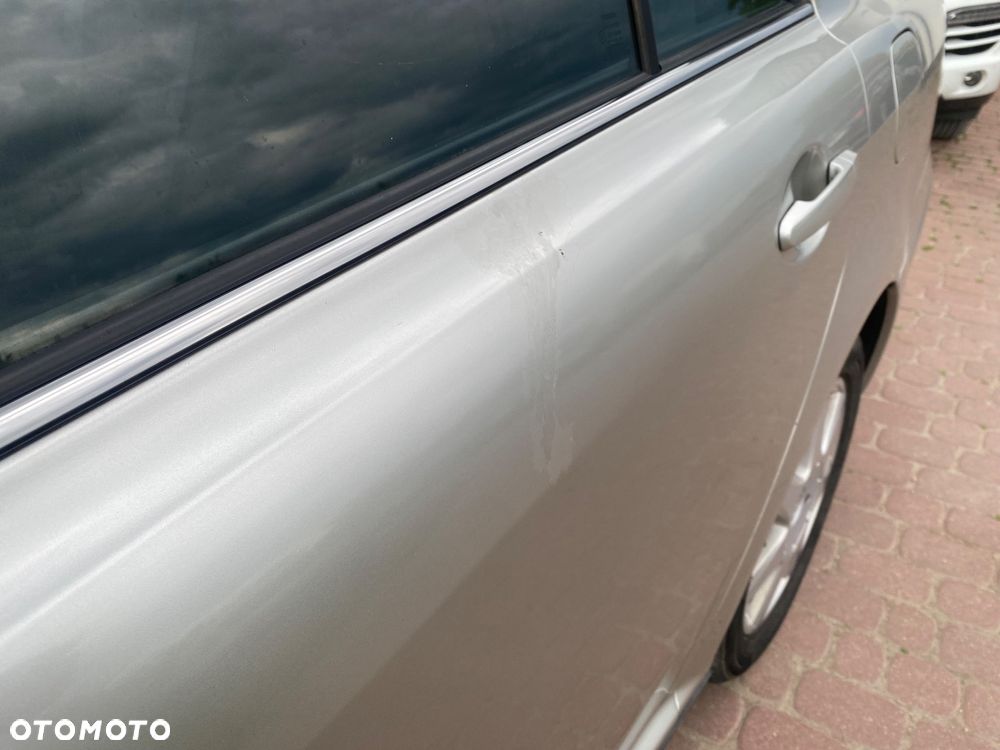 Toyota Avensis 2.0 D-4D Luna - 24