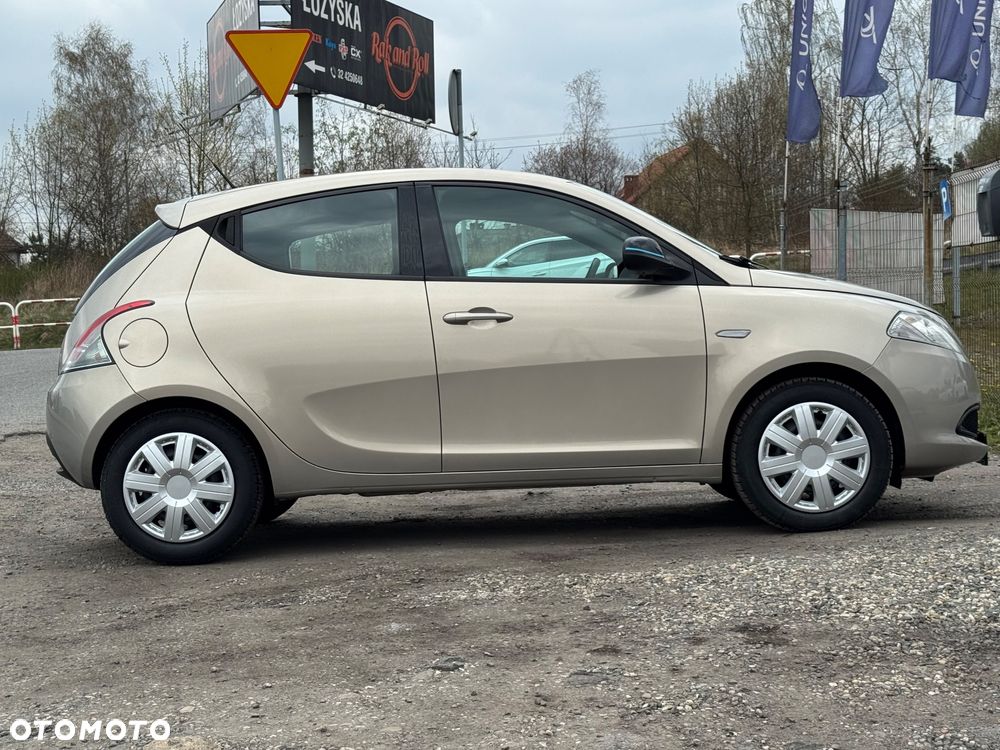Lancia Ypsilon 1.2 8V Elefantino S&S - 14