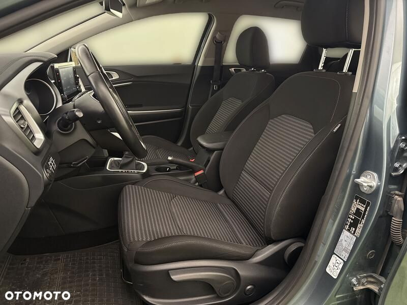 Kia Ceed 1.5 T-GDI M - 11