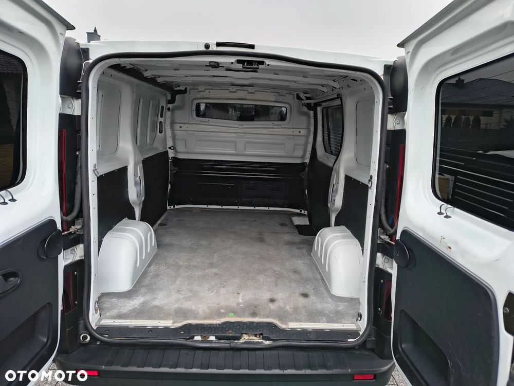 Nissan NV300 - 12
